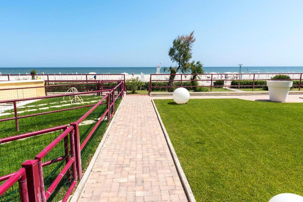 Se068 - Senigallia, Bilocale Sul Mare Al Residence Piramidi Scapezzano Exterior photo